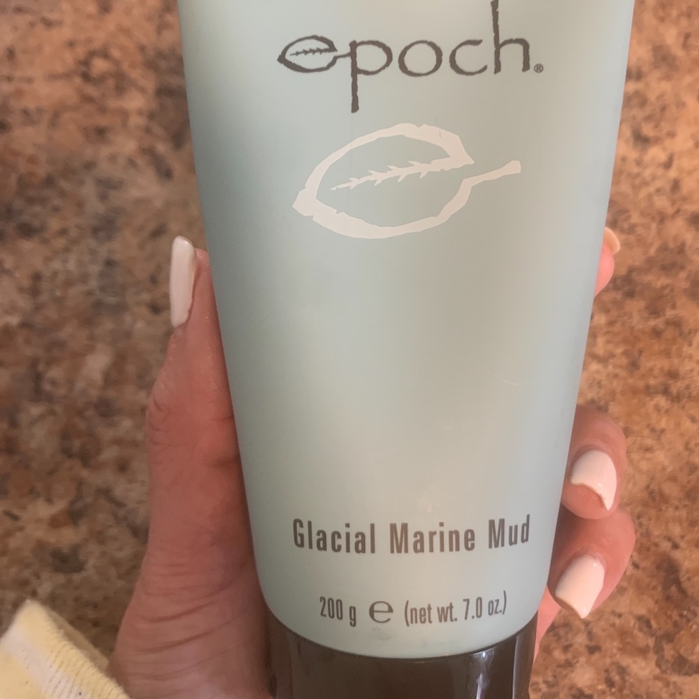 Nuskin‎